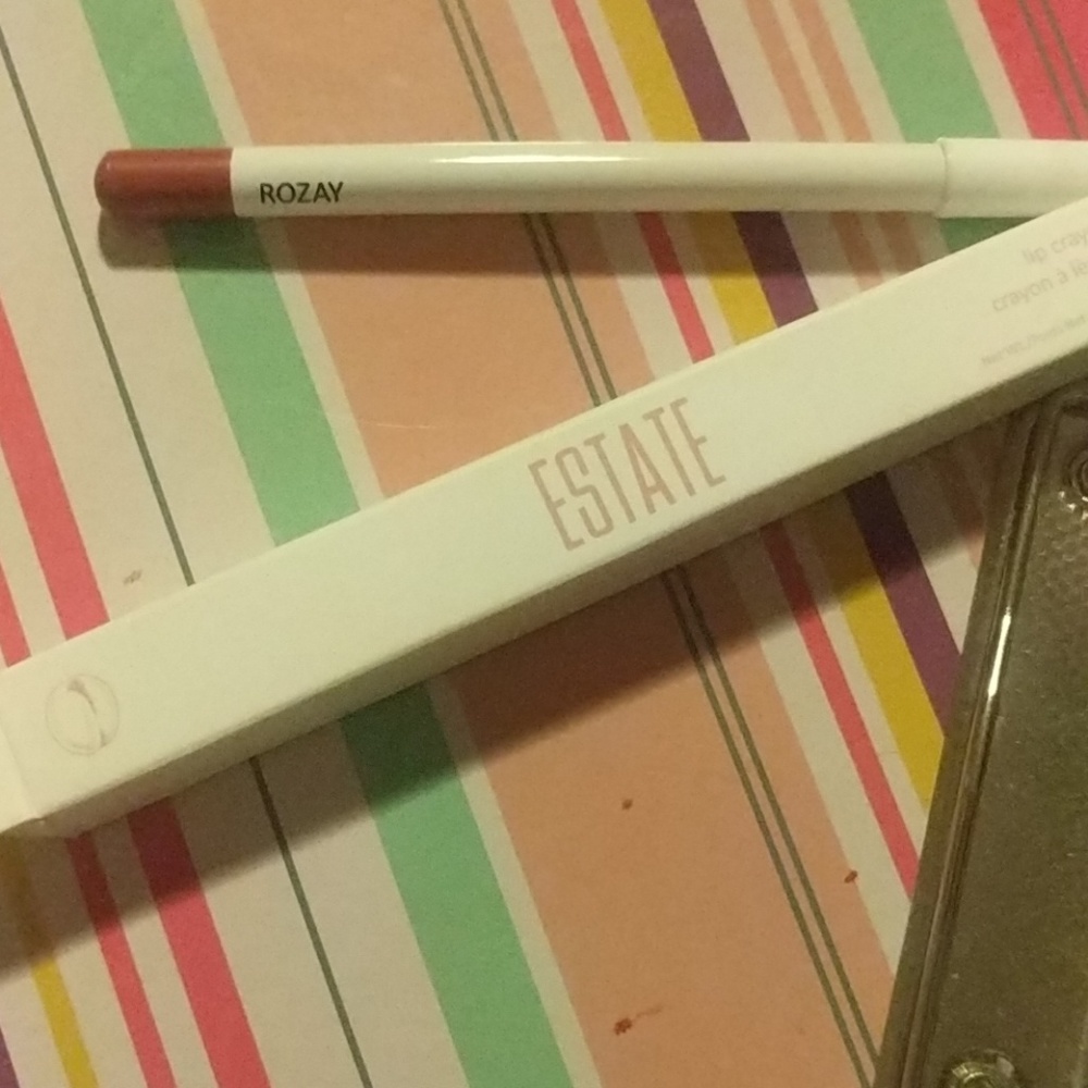 Estate lip crayon in rozay